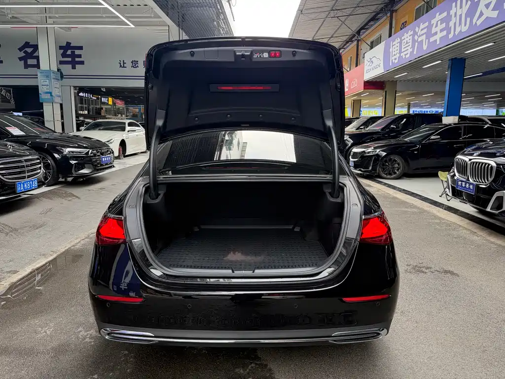 Mercedes-Benz E-Class — миниатюра 19
