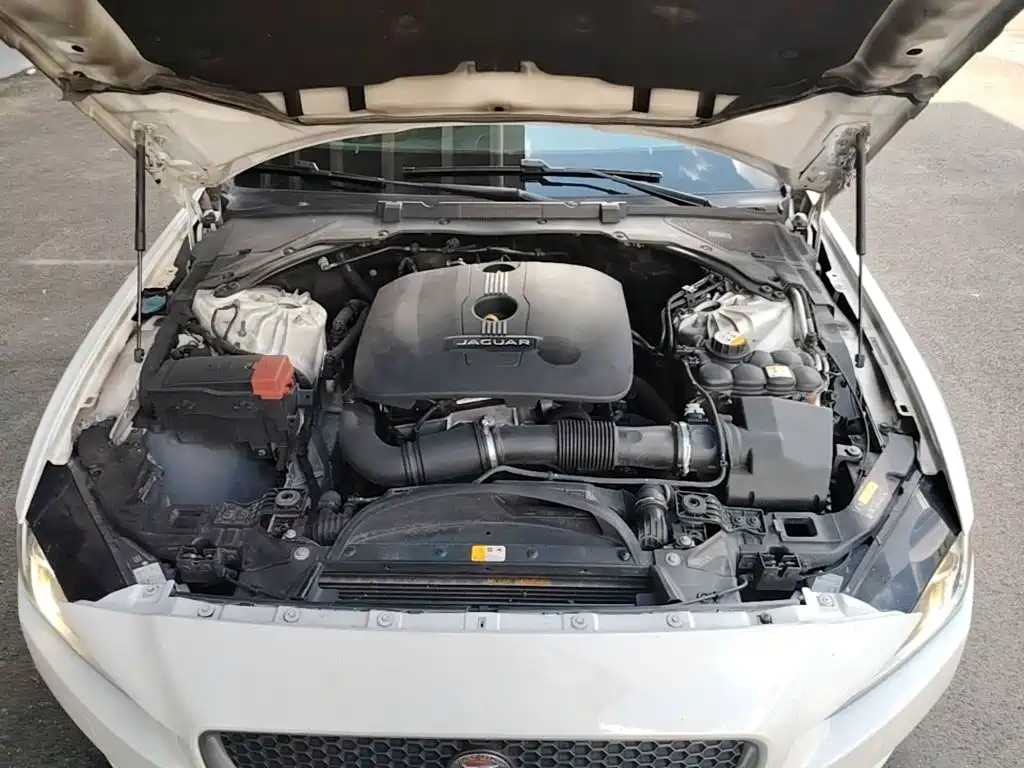 Jaguar XE — миниатюра 20