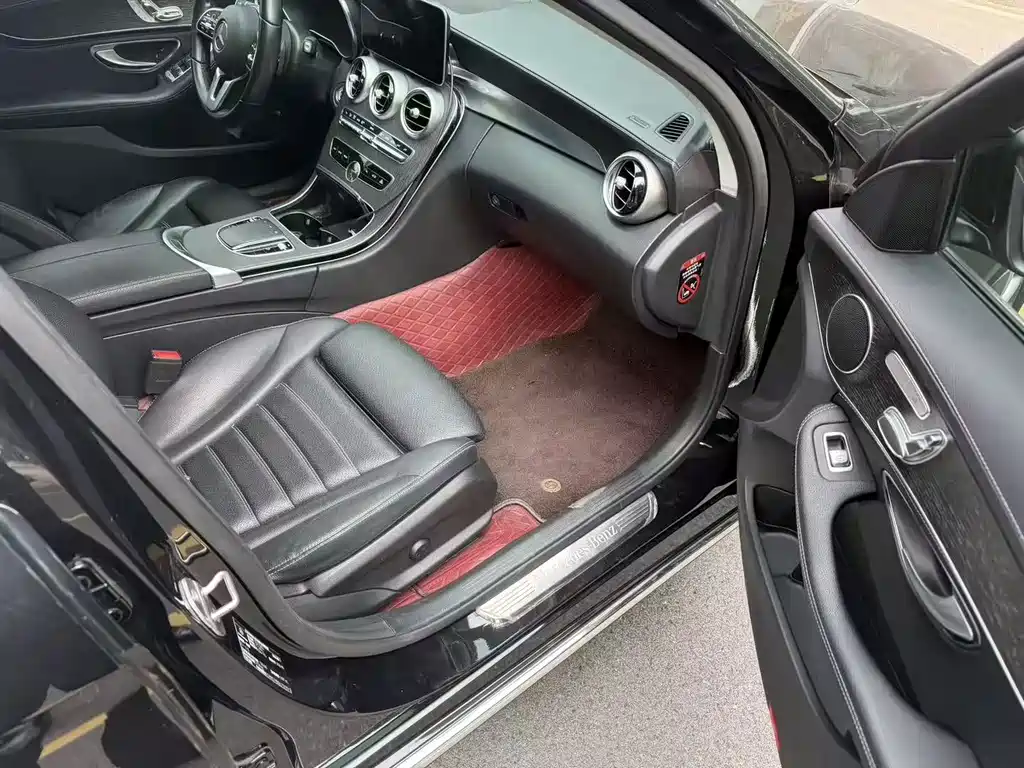 Mercedes-Benz C-Class — миниатюра 7