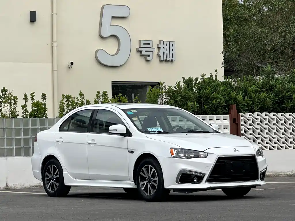 Mitsubishi Lancer EX — миниатюра 6