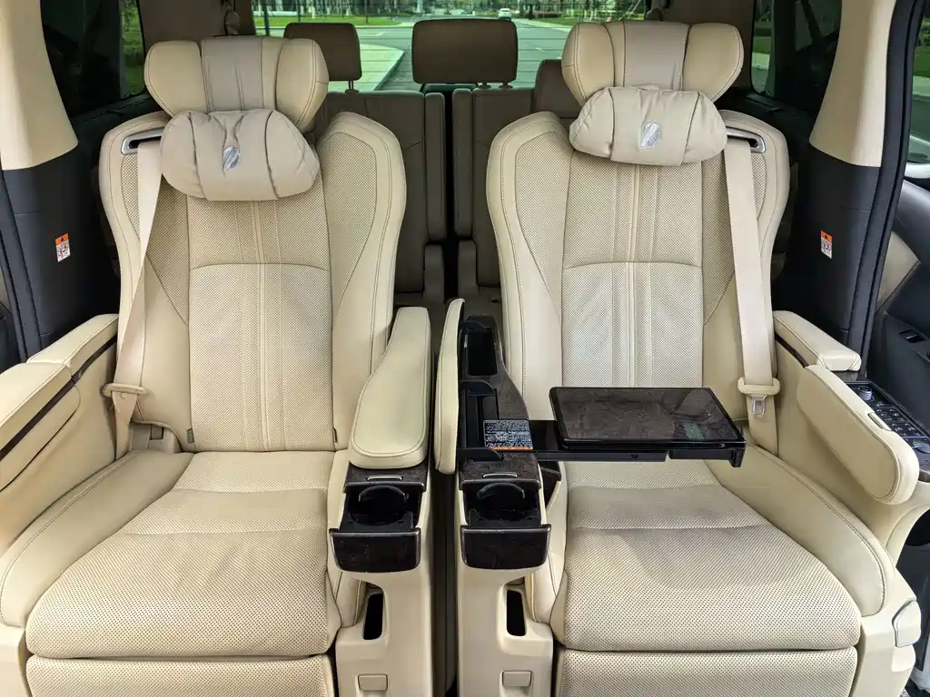 Toyota Alphard — миниатюра 33