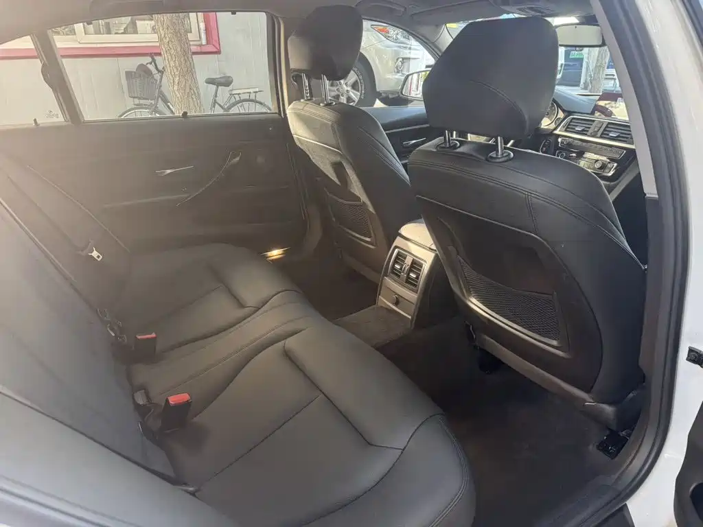 BMW 3 Series — миниатюра 11