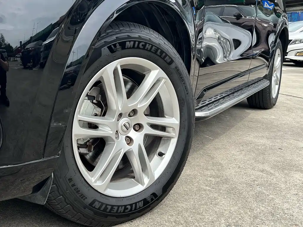 Volvo XC90 2015 T6 7 мест
