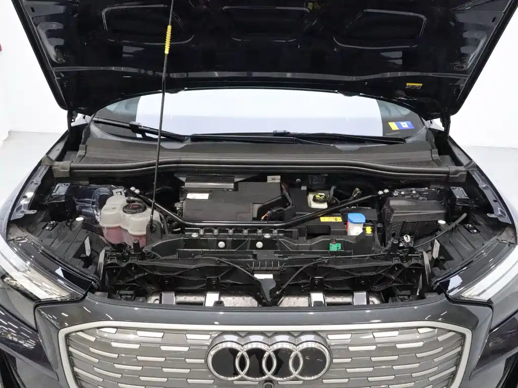 Audi Q4 e-tron — миниатюра 19