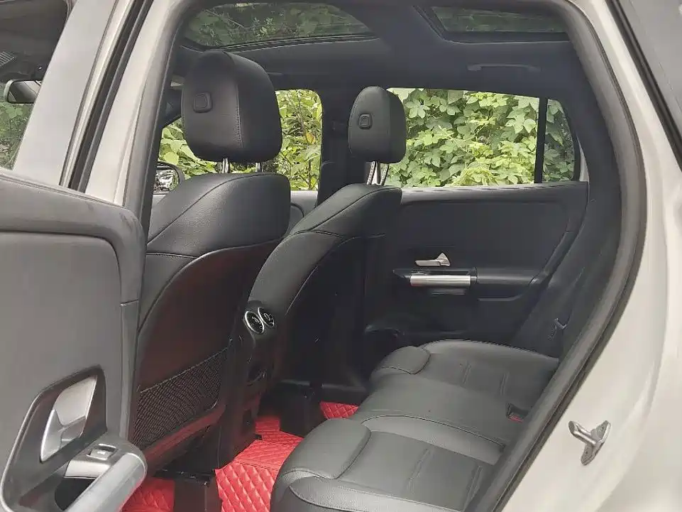 Mercedes-Benz GLA — миниатюра 12