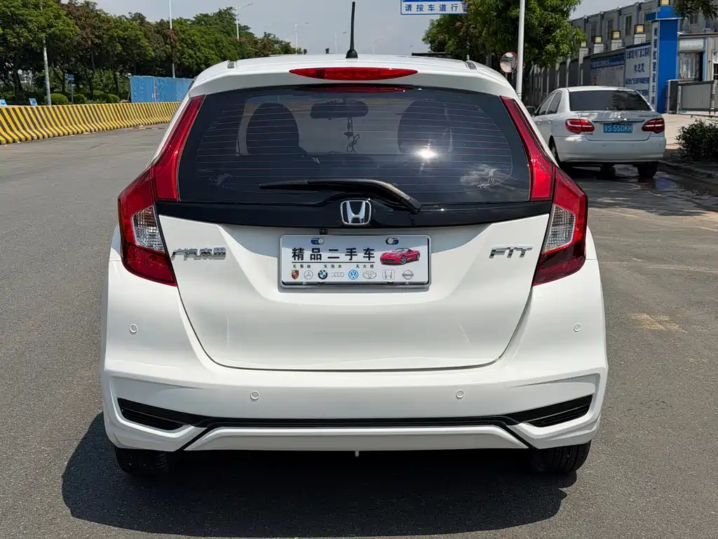 Honda Fit — миниатюра 8