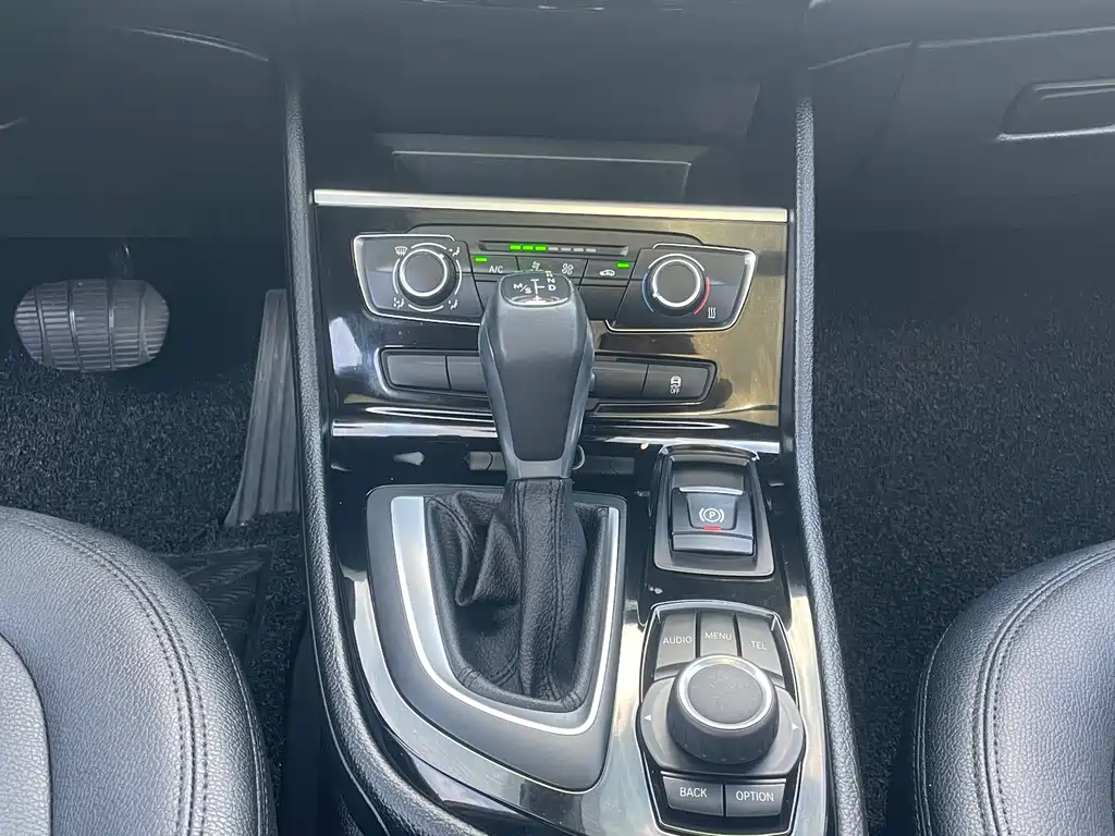 BMW 2 Series Active Tourer — миниатюра 17