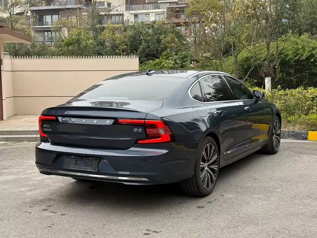 Volvo S90 2022 B5 Luxury