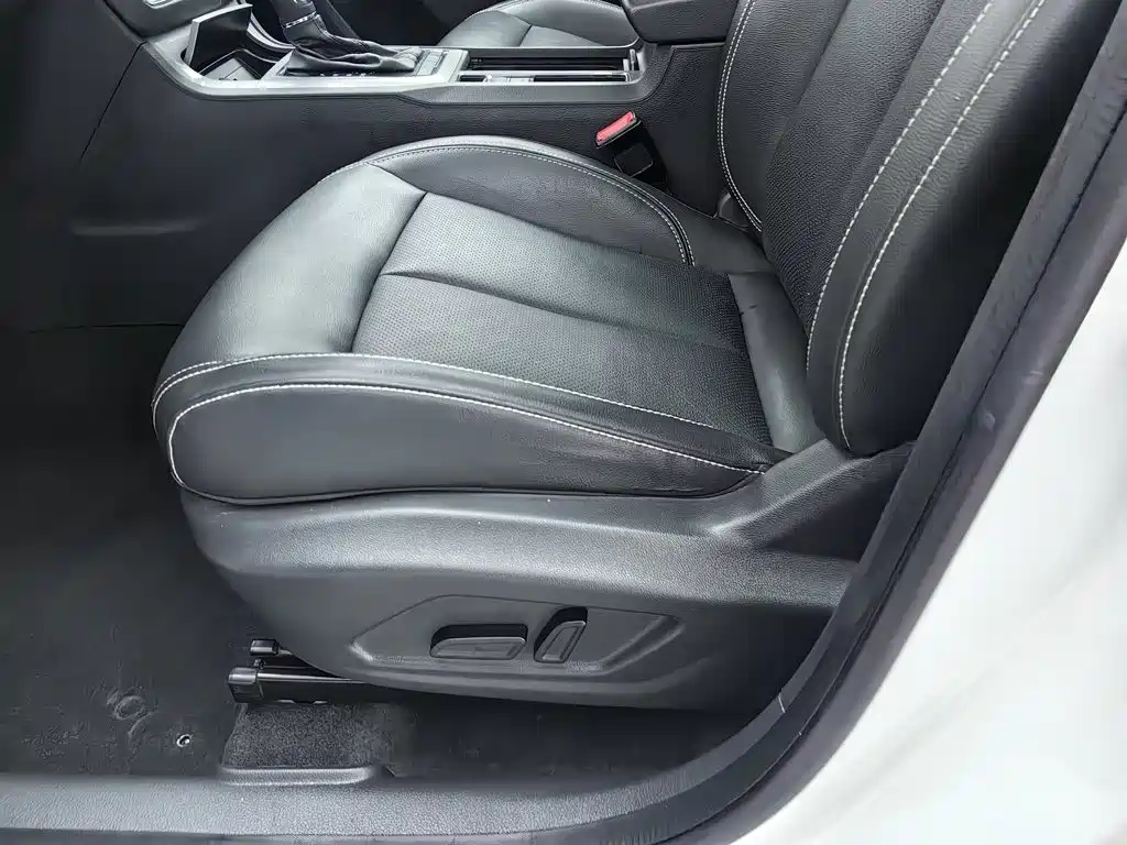 Roewe RX5 — миниатюра 20