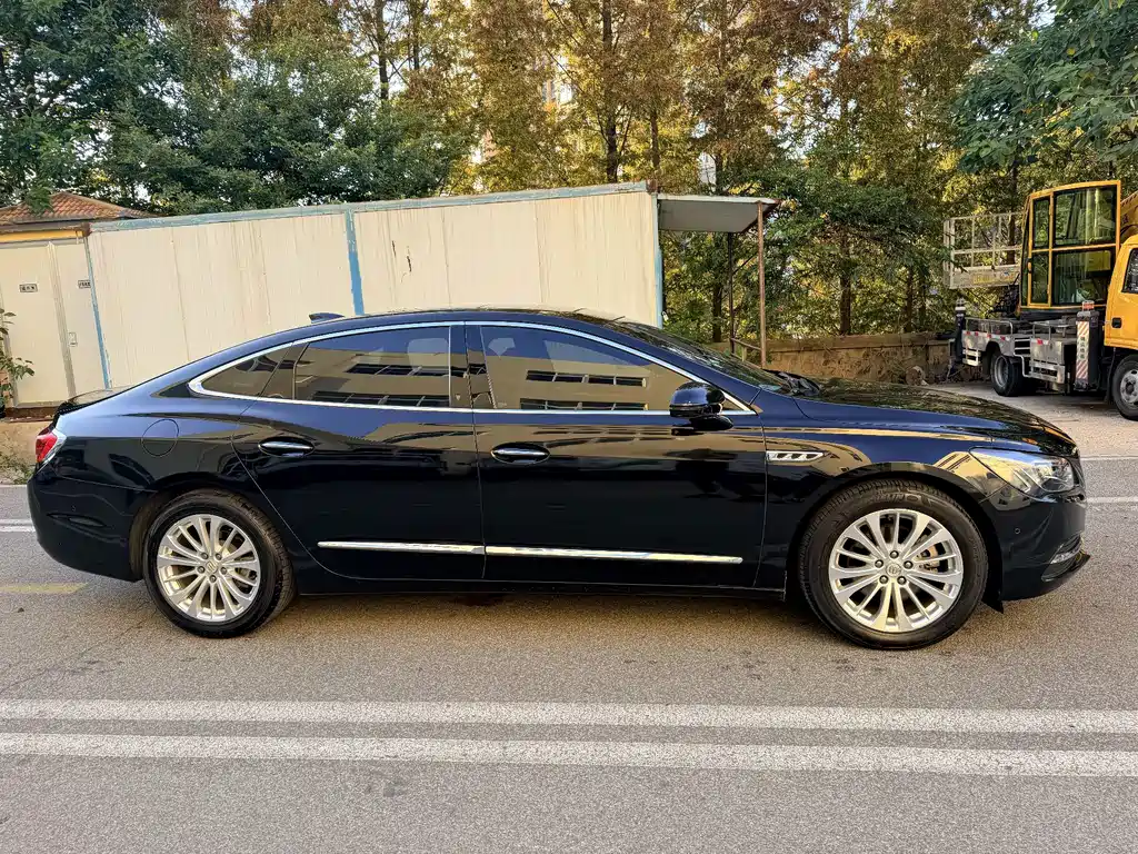 Buick LaCrosse — миниатюра 3