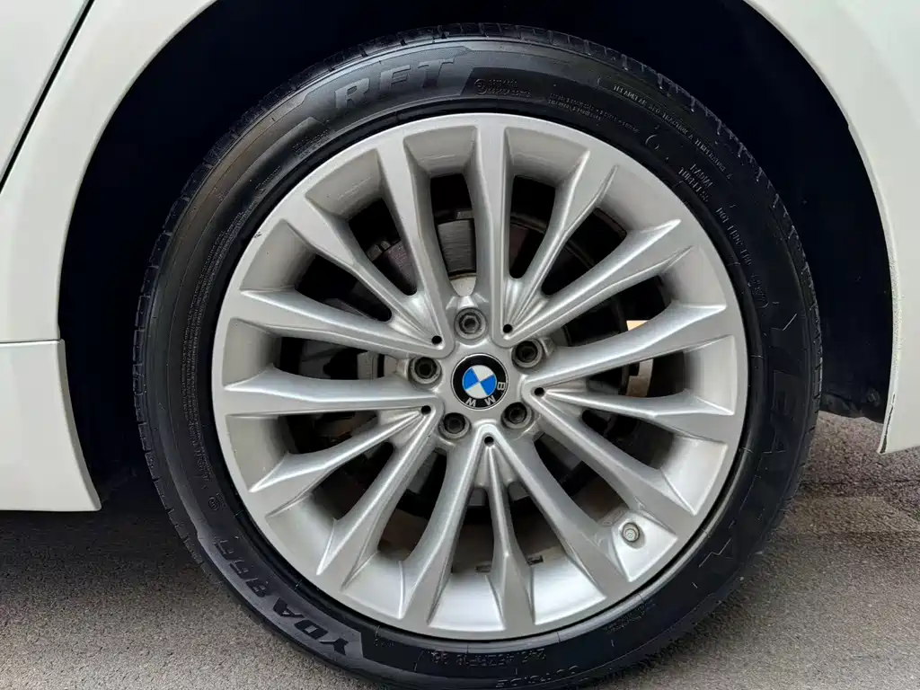 BMW 5 Series — миниатюра 16