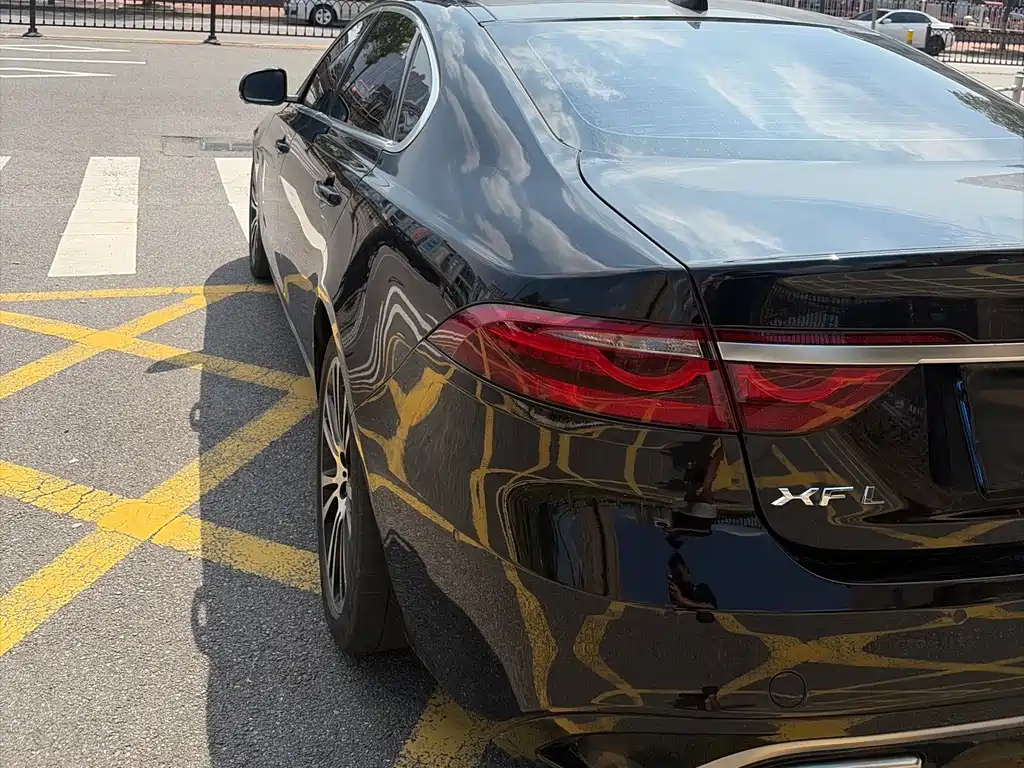 Jaguar XFL — миниатюра 13