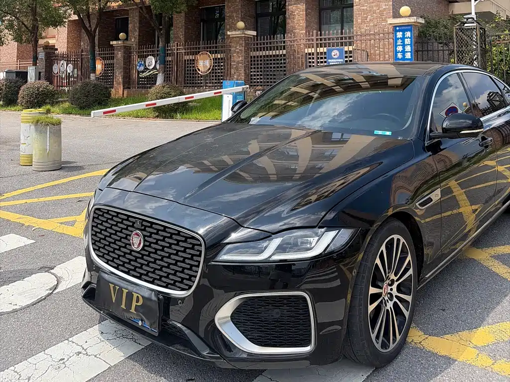 Jaguar XFL — миниатюра 2