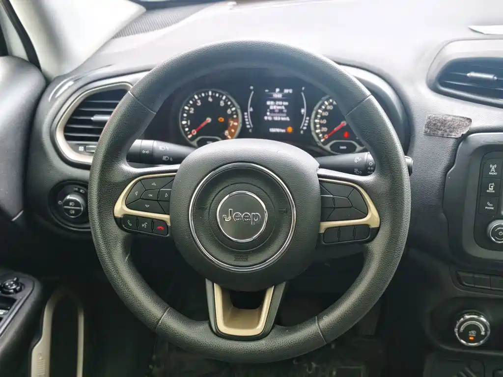 Jeep Renegade — миниатюра 14