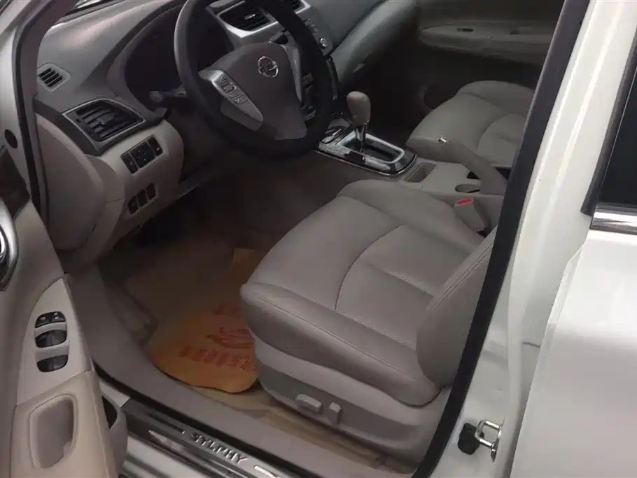 Nissan Sylphy 2012 1.6XL CVT Luxury