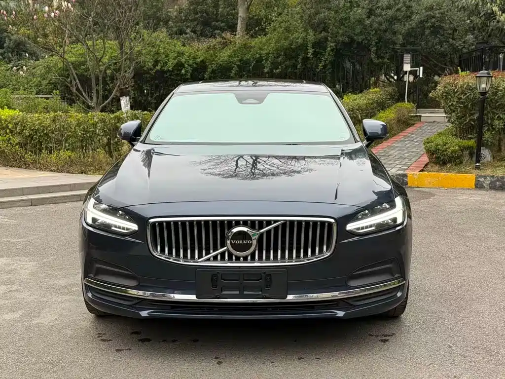 Volvo S90 2022 B5 Luxury