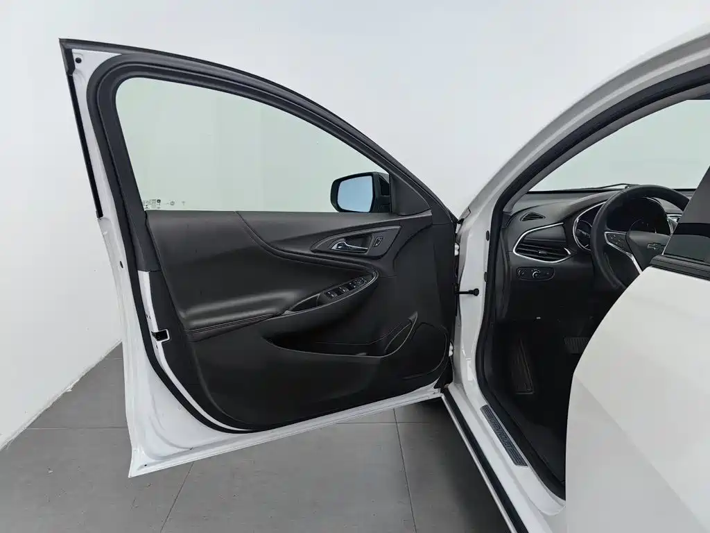 Chevrolet Malibu XL — миниатюра 8