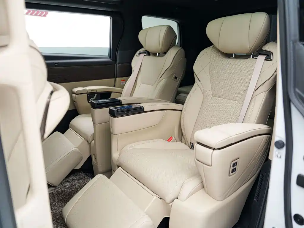 Toyota Vellfire — миниатюра 15