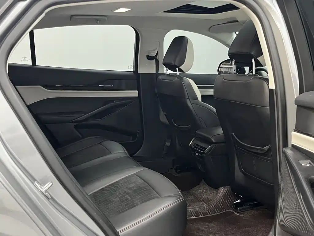 Ford Mondeo — миниатюра 11