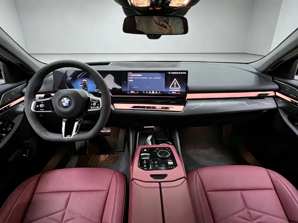 BMW 5 Series — миниатюра 8