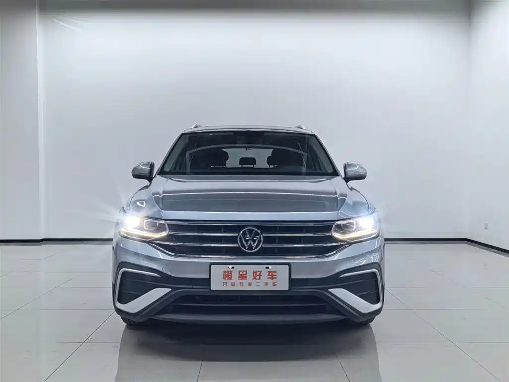 Volkswagen Tiguan L — миниатюра 2
