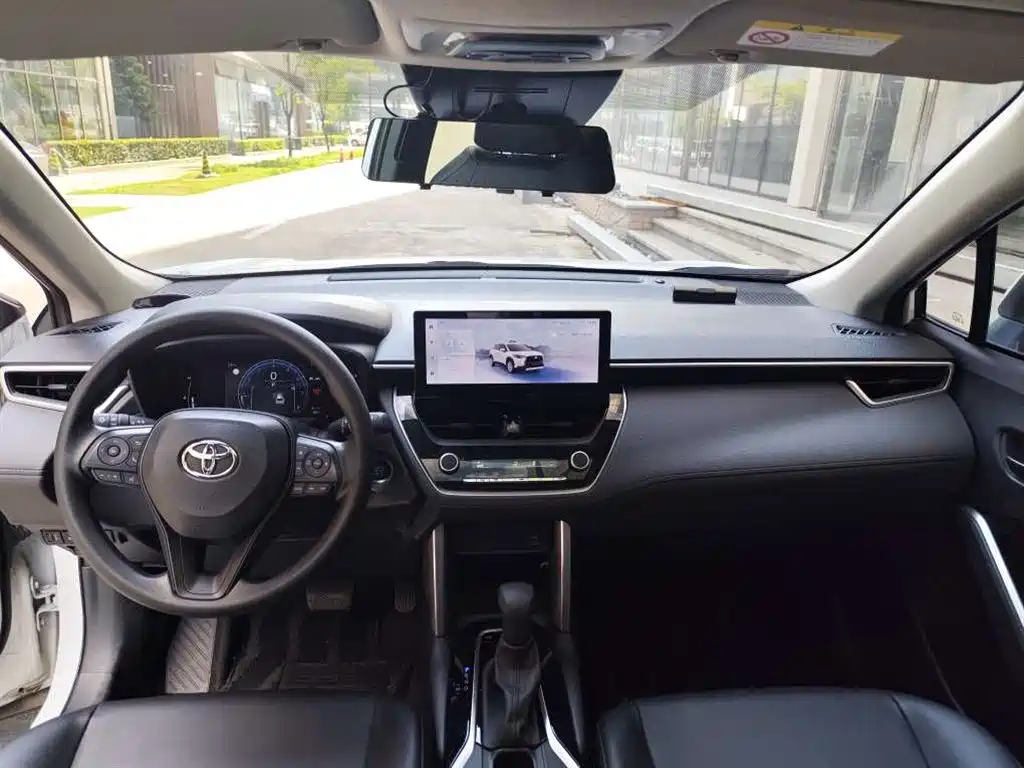 Toyota Corolla Cross — миниатюра 7