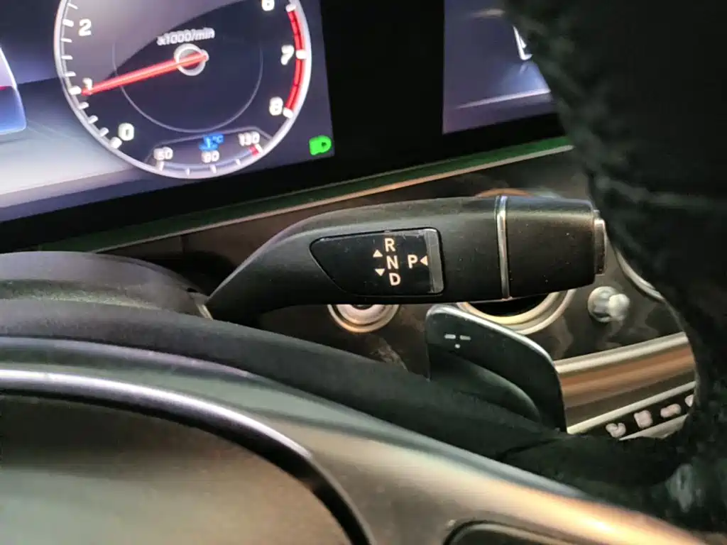 Mercedes-Benz E-Class — миниатюра 14
