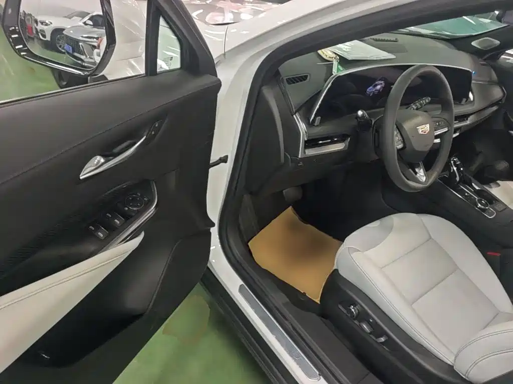 Cadillac XT4 — миниатюра 16