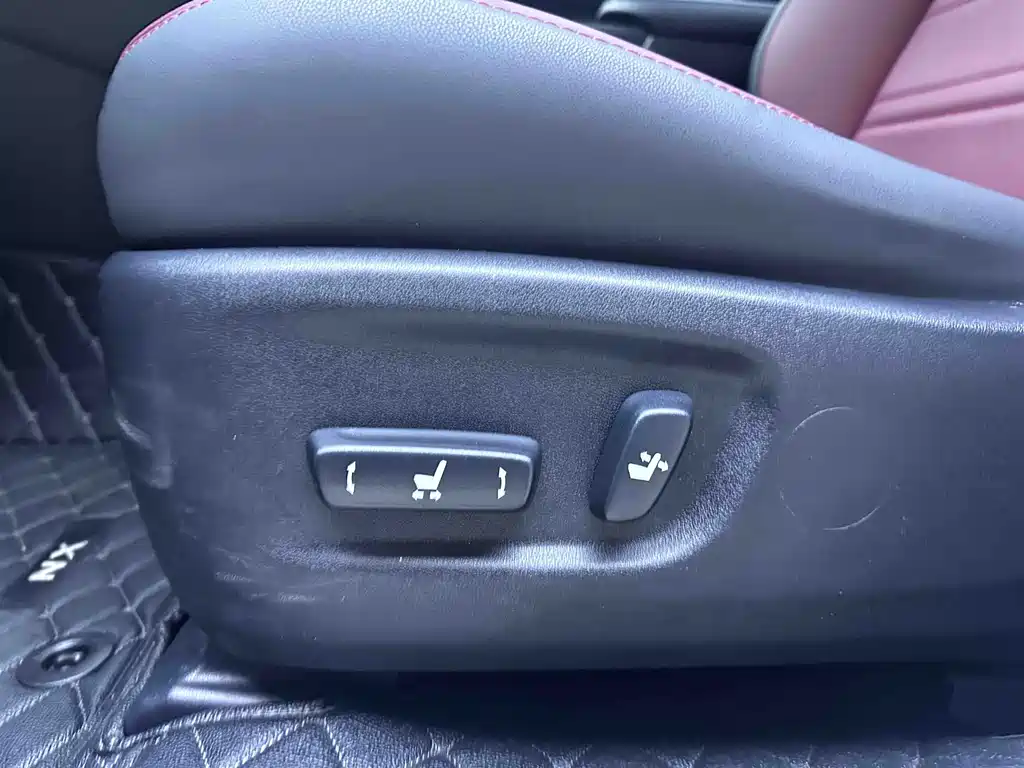 Lexus NX — миниатюра 15