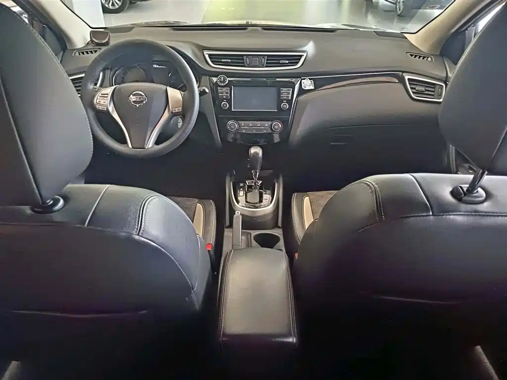 Nissan Qashqai 2017 2.0L CVT Smart V