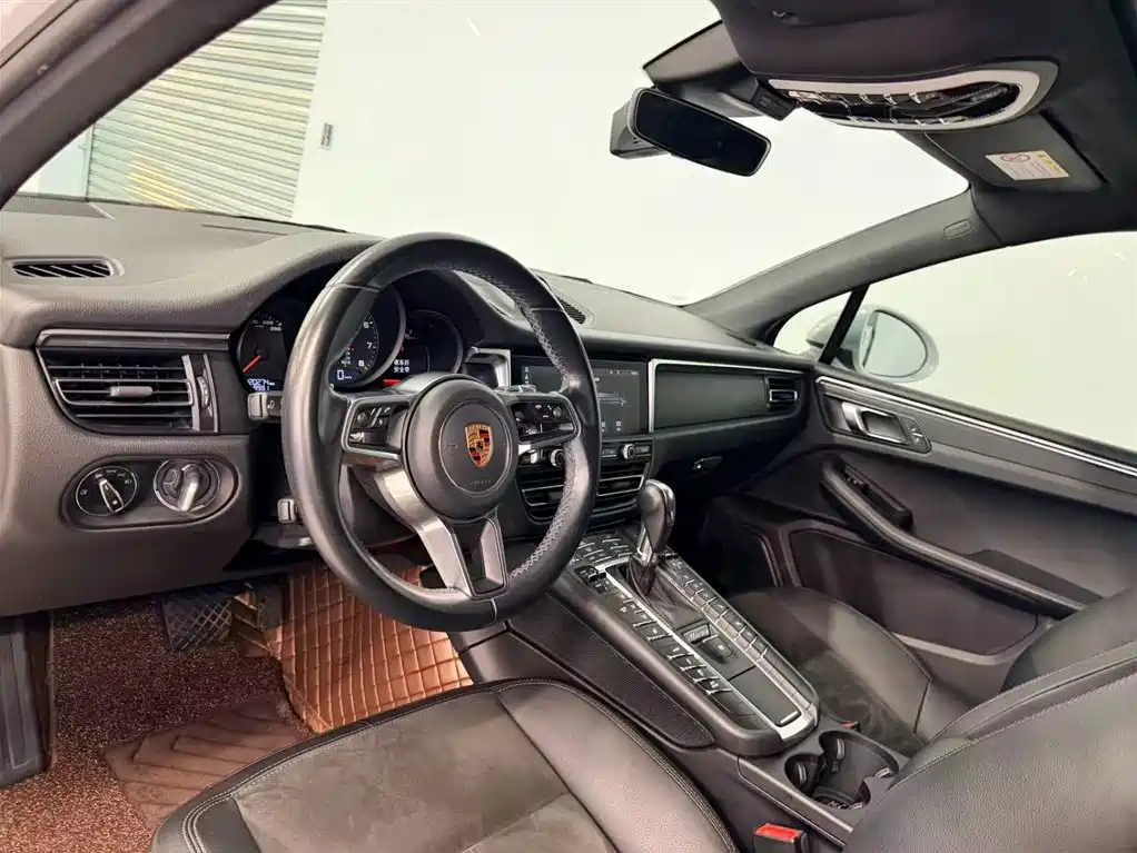 Porsche Macan — миниатюра 6