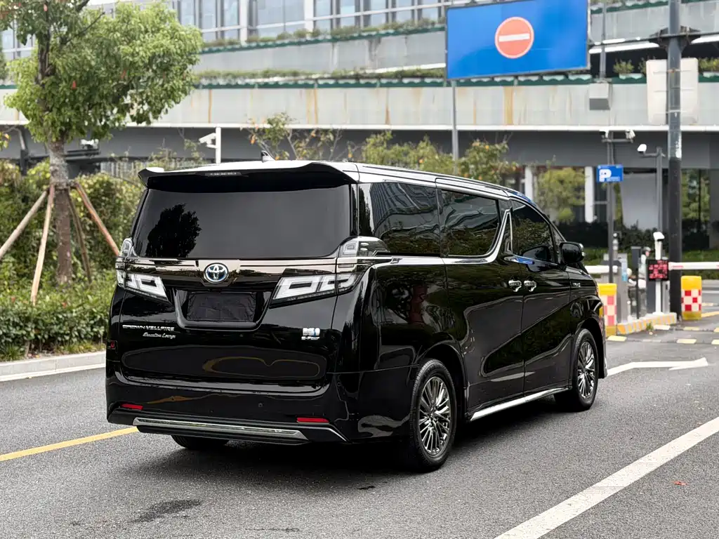 Toyota Vellfire — миниатюра 5