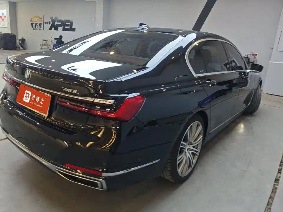 BMW 7 Series — миниатюра 2