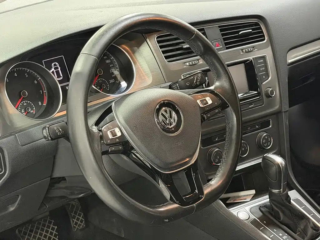 Volkswagen Golf — миниатюра 10