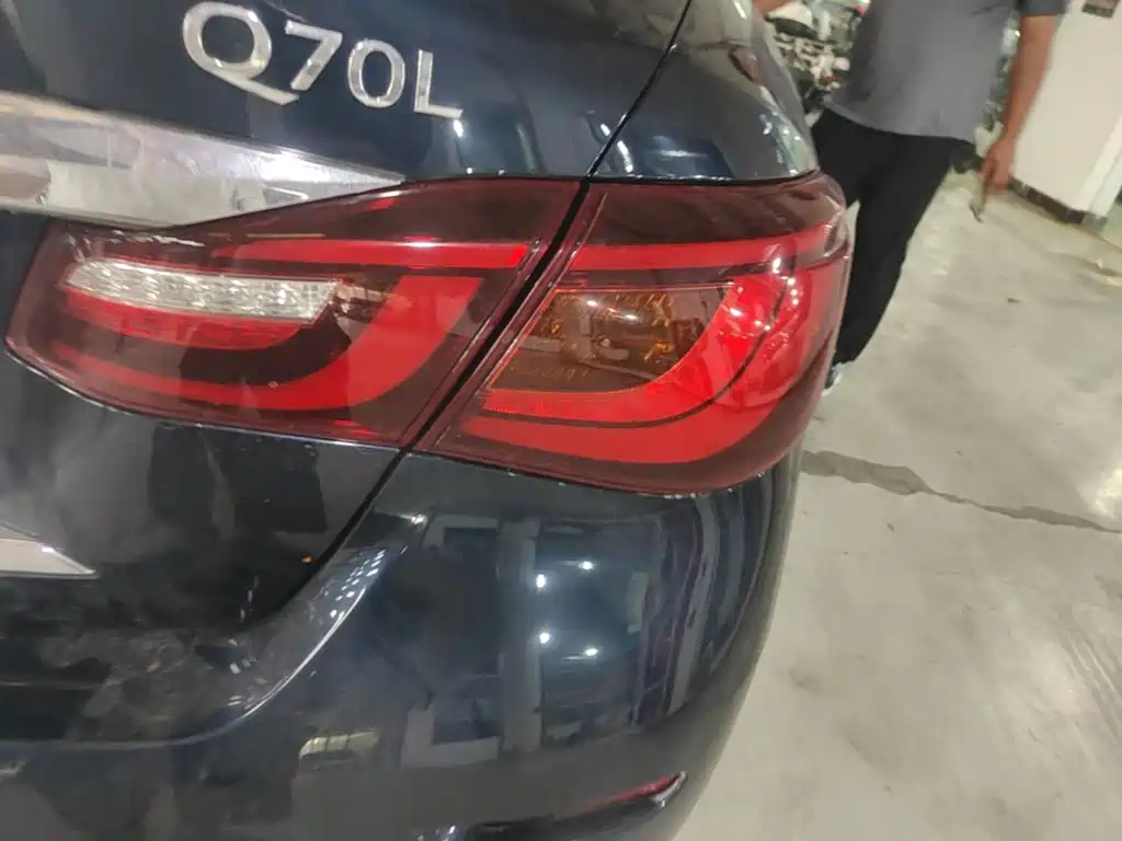 Infiniti Q70 — миниатюра 8