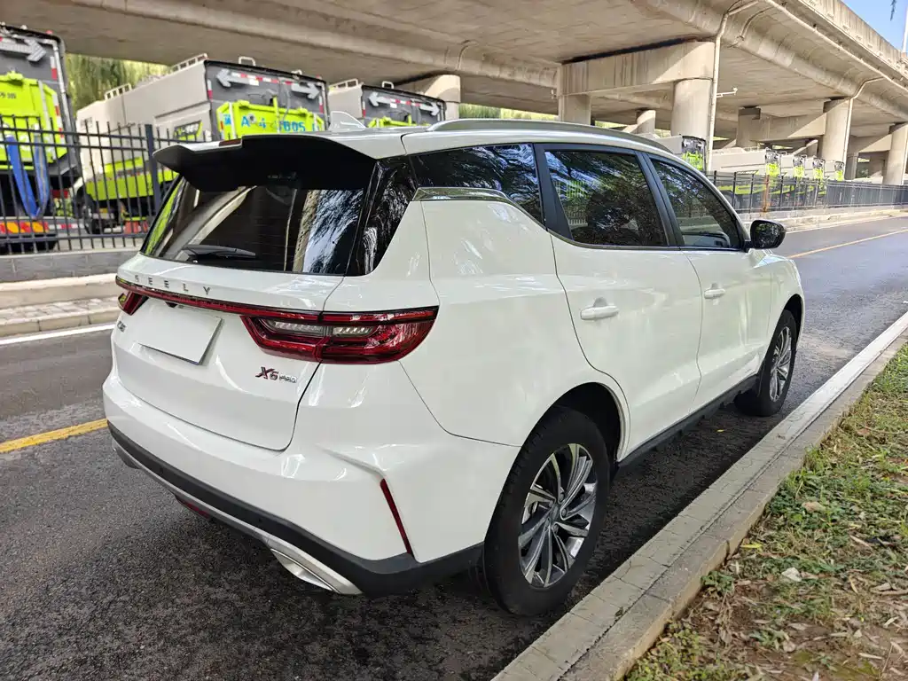 Geely Vision X6 — миниатюра 6