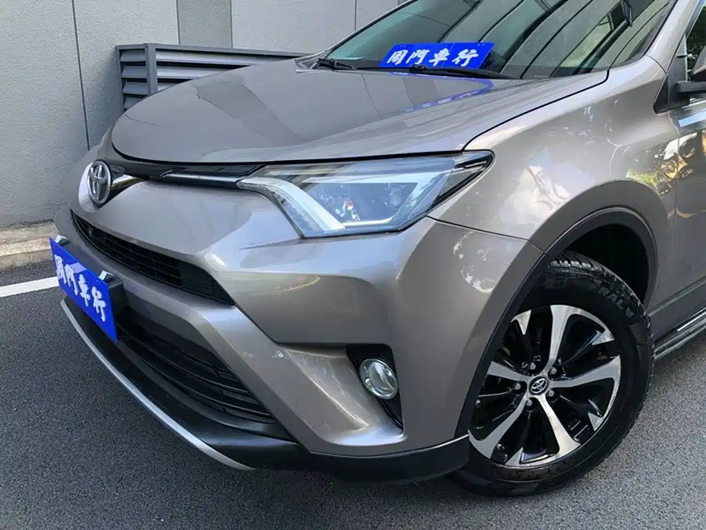 Toyota RAV4 — миниатюра 3
