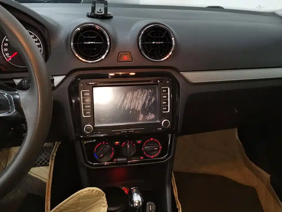 Volkswagen Jetta — миниатюра 13