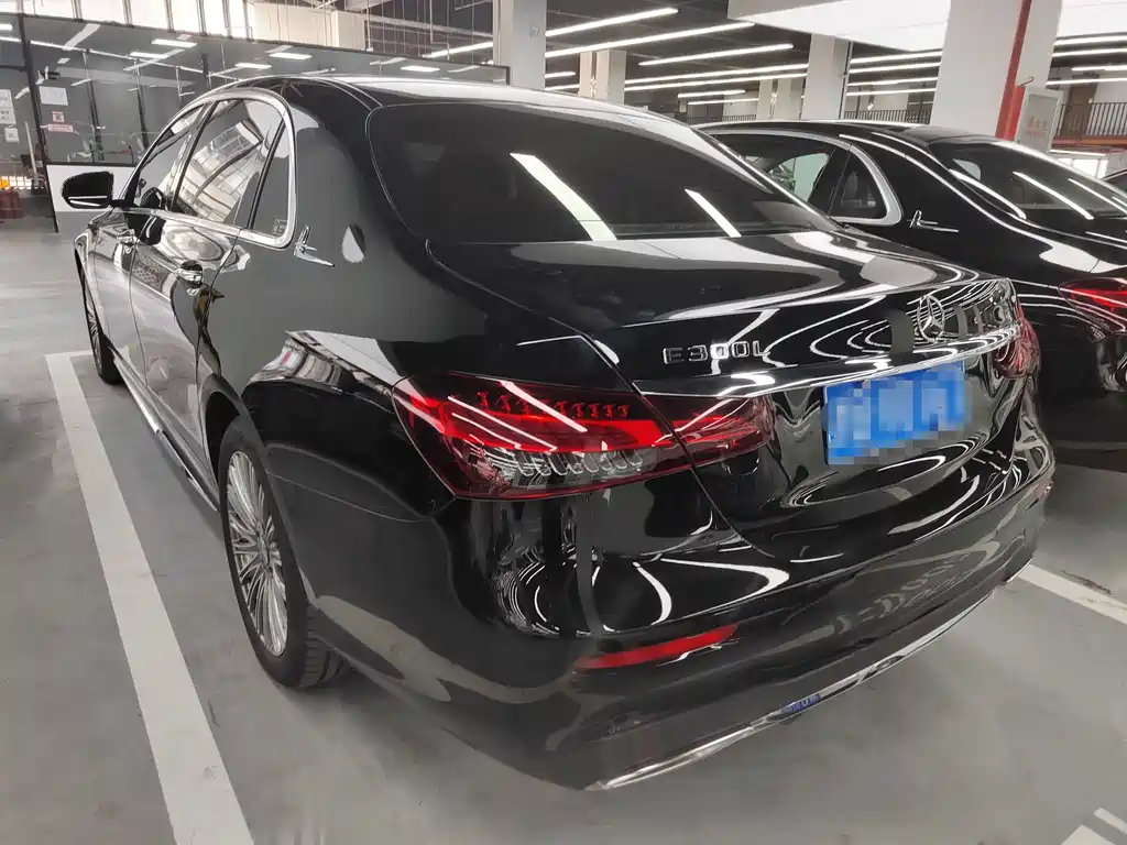 Mercedes-Benz E-Class — миниатюра 17