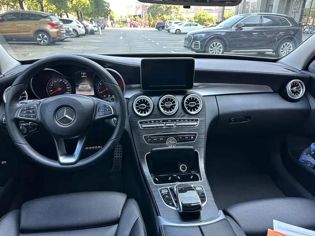Mercedes-Benz C-Class — миниатюра 11