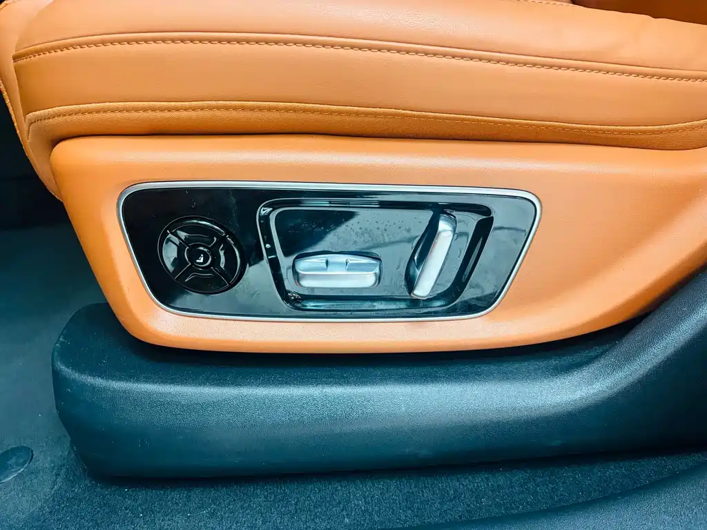 Li Auto Li L8 — миниатюра 15