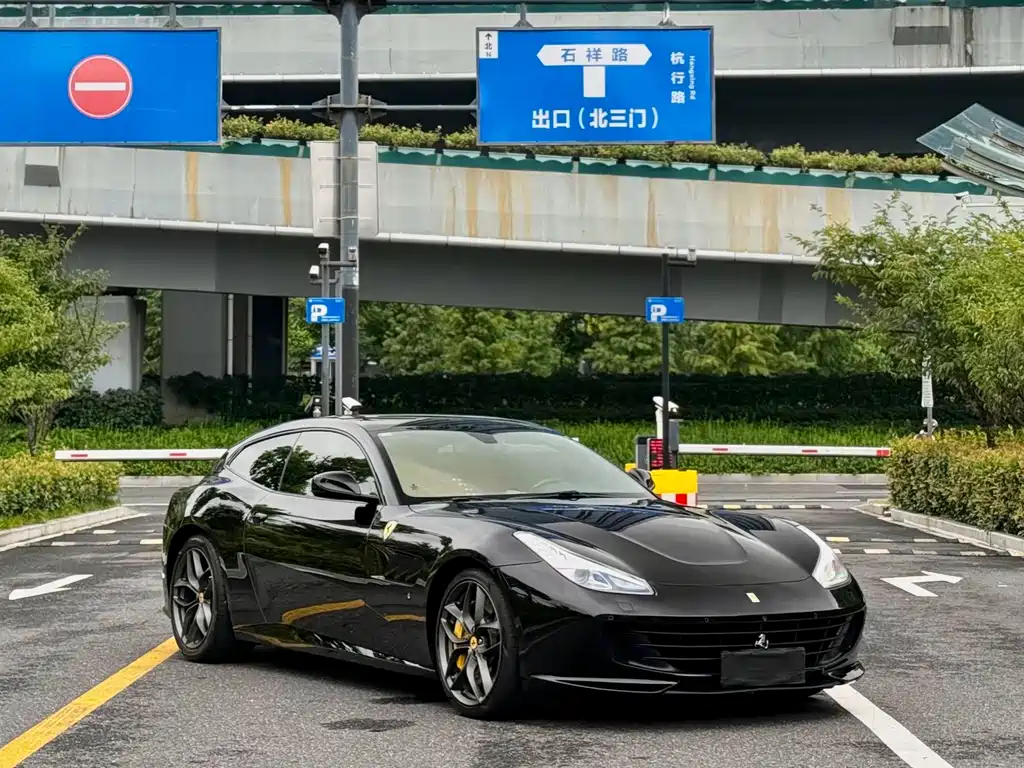 Ferrari GTC4Lusso — миниатюра 2