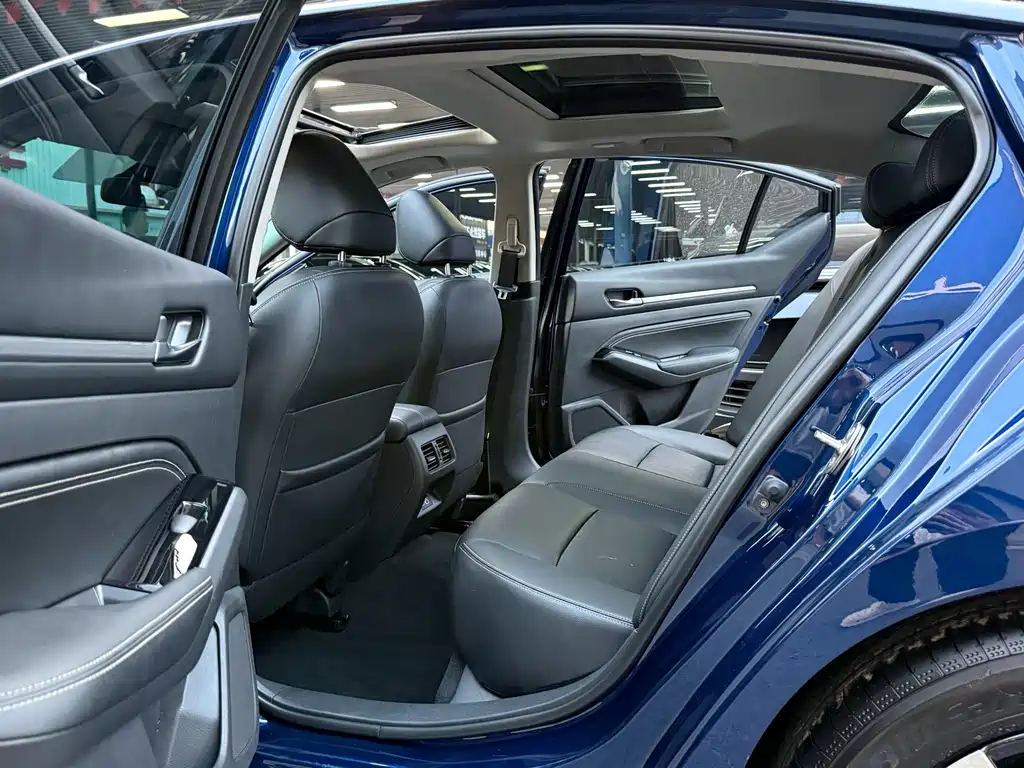 Nissan Teana — миниатюра 5