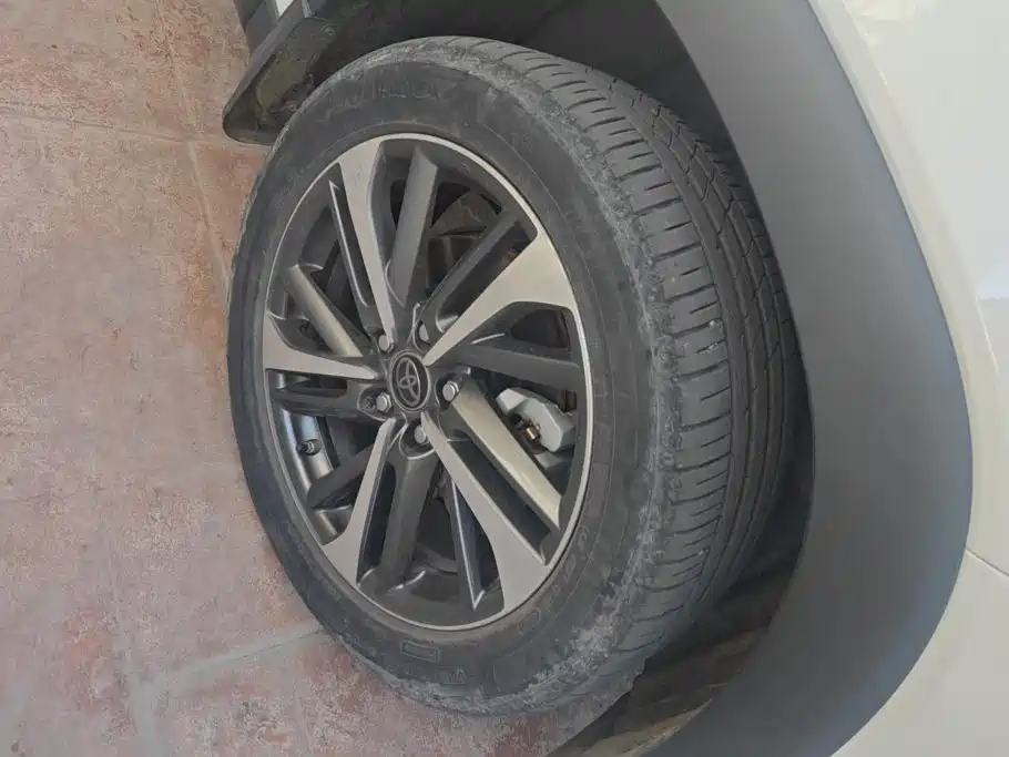 Toyota Frontlander — миниатюра 6