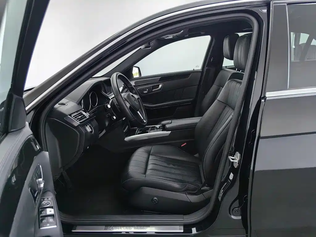 Mercedes-Benz E-Class — миниатюра 10