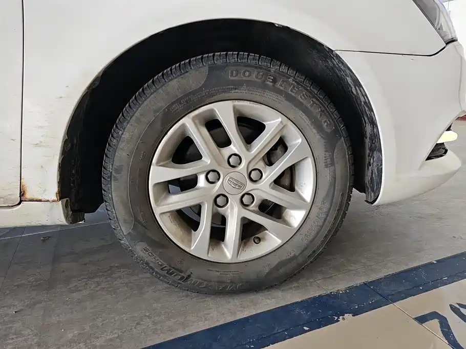 Geely Emgrand — миниатюра 6