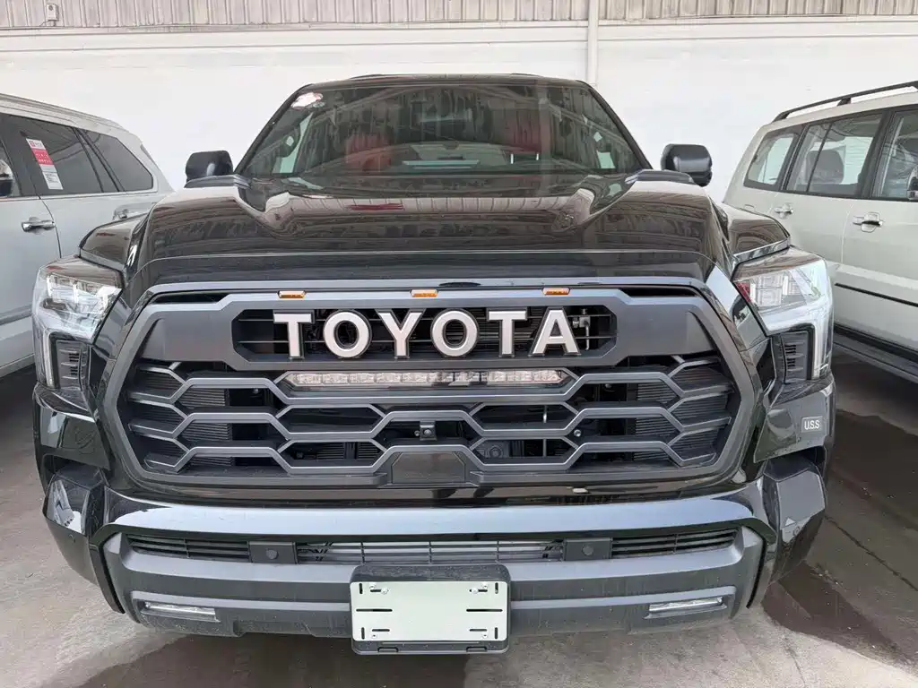 Toyota Sequoia — миниатюра 2