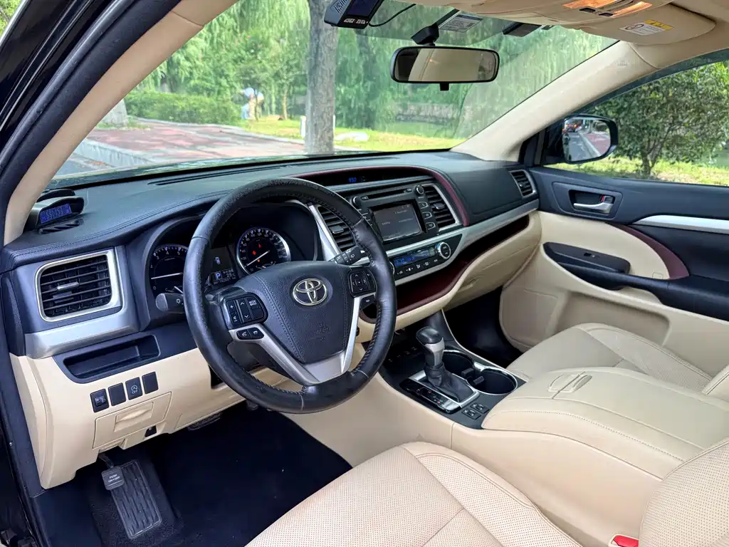 Toyota Highlander — миниатюра 7