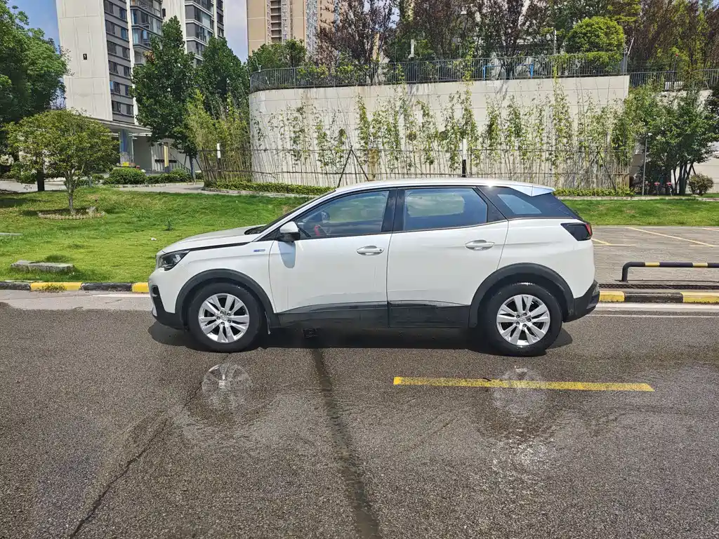 Peugeot 4008 — миниатюра 4