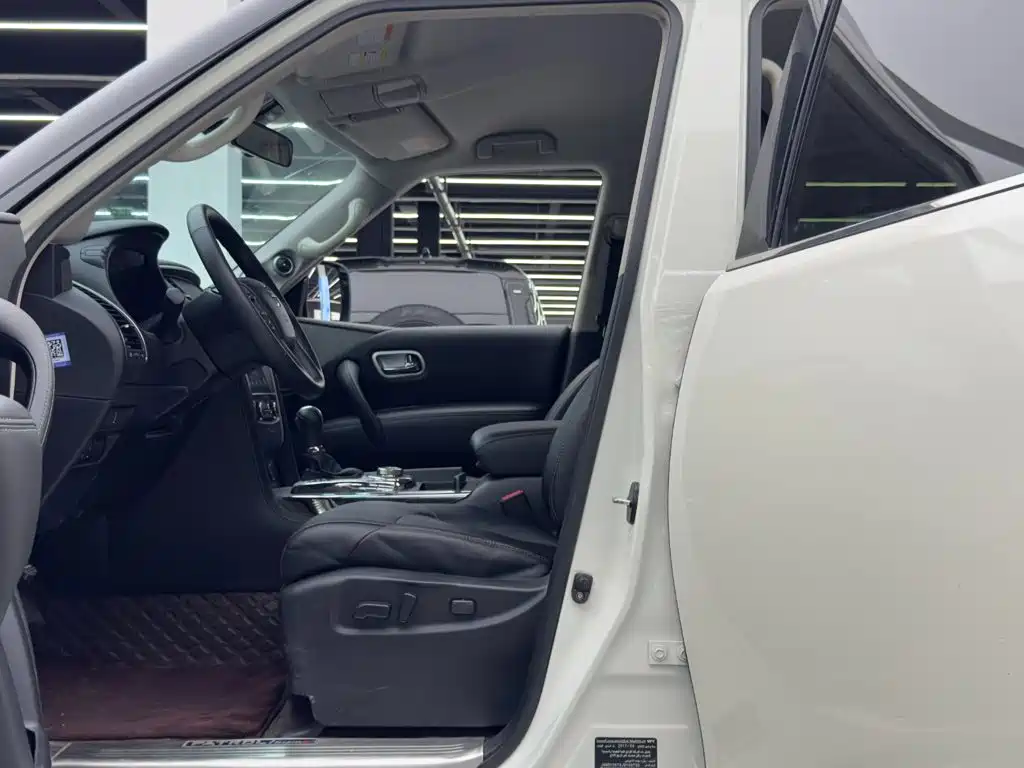 Nissan Patrol — миниатюра 8